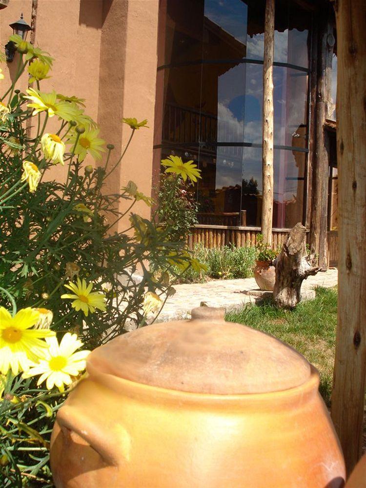 La Casa De Barro Lodge & Restaurant Chincheros  ภายนอก รูปภาพ